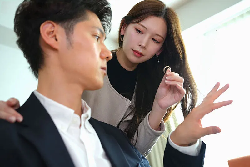 Cô vợ đi đi chơi, gã chồng ở nhà bị nhỏ em bà xã gạ đụ không trượt phát nào